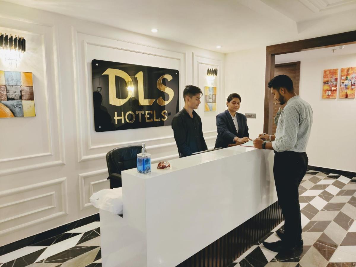 Grand Luxotica By Dls Hotels Деградун Екстер'єр фото
